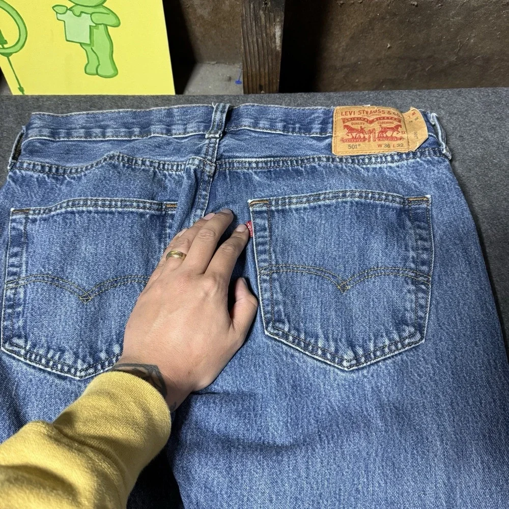 Levi's 501 Mens Jeans 36x32 (34x30) Light Wash Button‎ Fly Straight Leg Denim